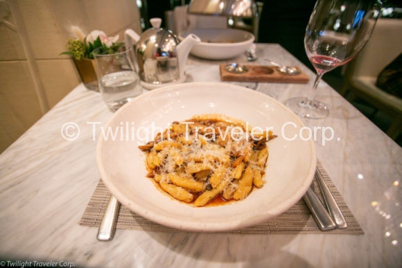 Hawks-Worth-restaurant